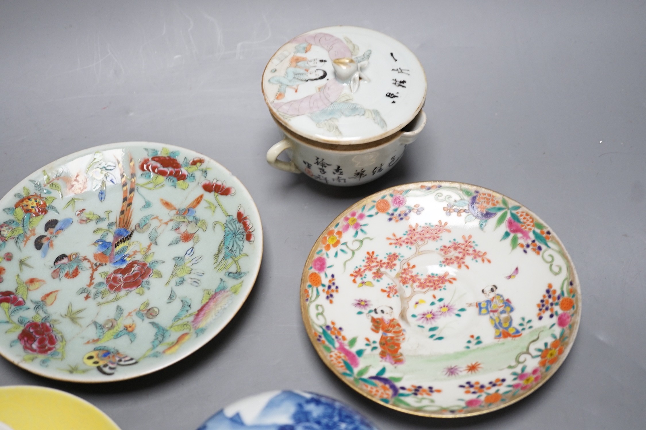 A group of assorted Chinese ceramics